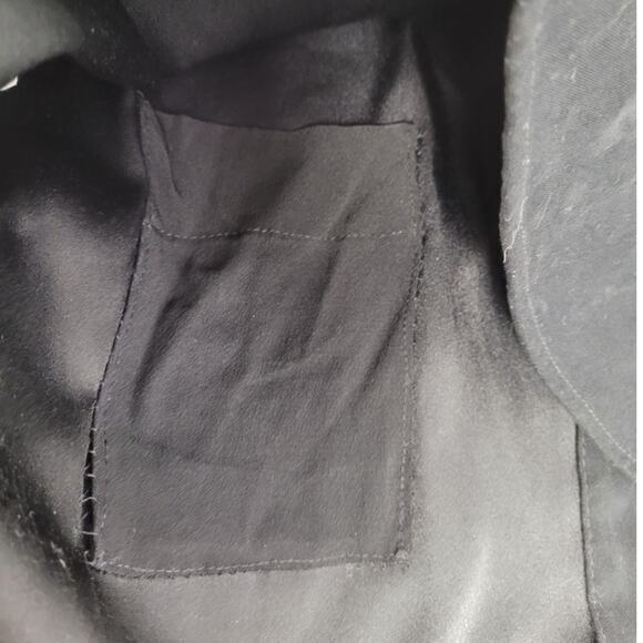 BCBG‎ MaxAzria Vintage Black Microfiber Faceted Button Up Dess Shirt Blouse - Picture 15 of 16